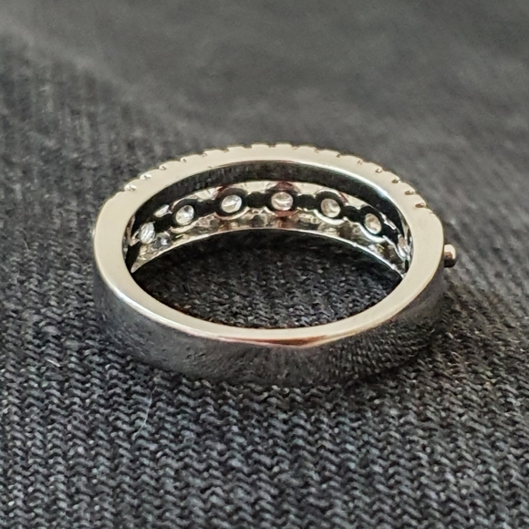 Pretty Silver Designer Woman Ring - Picture 4 of 7